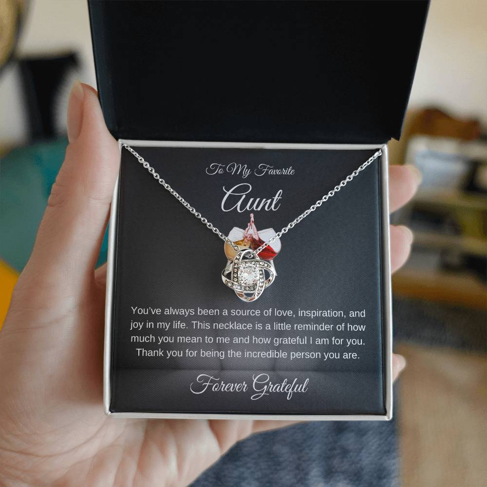 To My Favorite Aunt Necklace